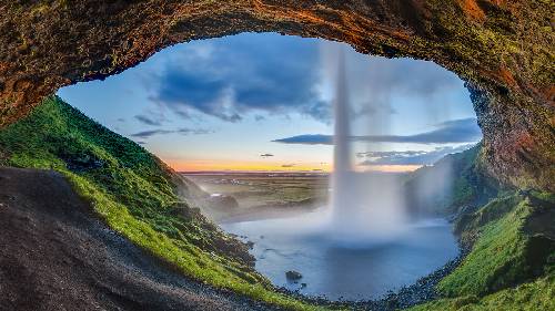 Seljalandsfoss von hinten